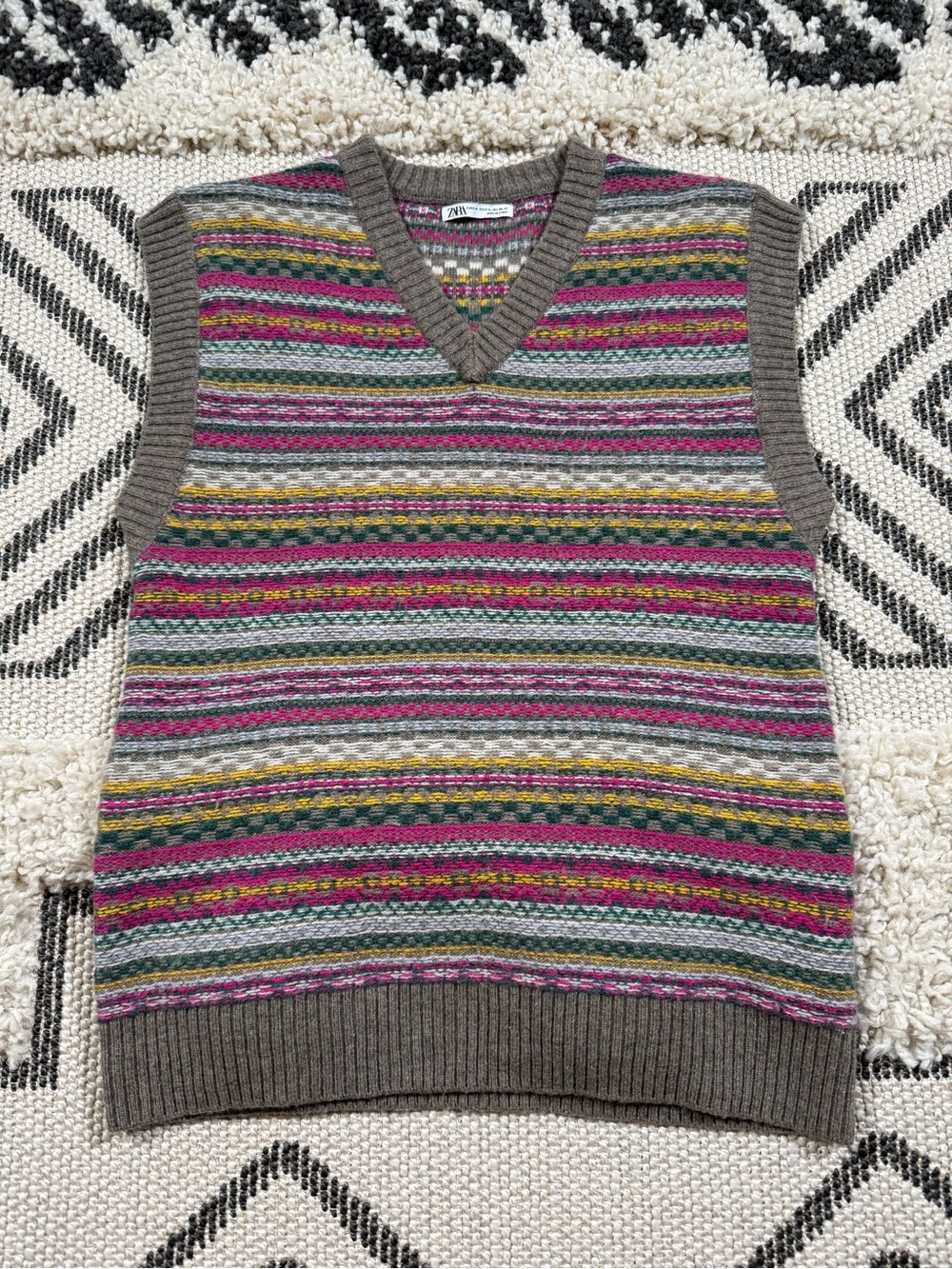 Women’s ZARA Wool Blend Fair Isle V-Neck Sweater Vest Size S/M